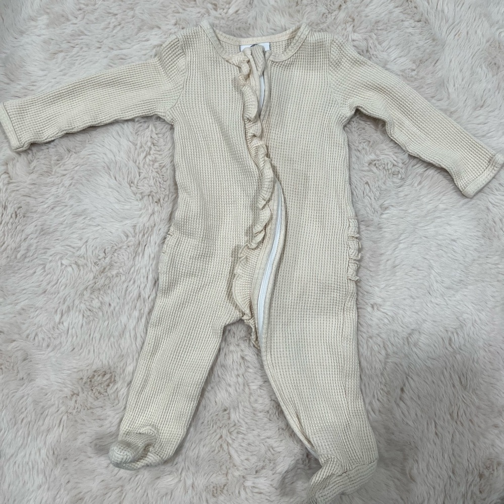 Waffle Knit Ruffle Footie